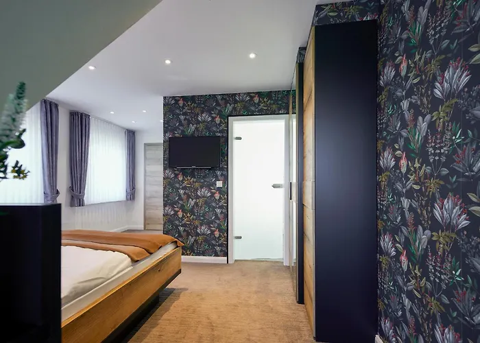 Und Schuette 施马伦贝格