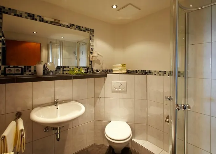 Und Schuette 招待所