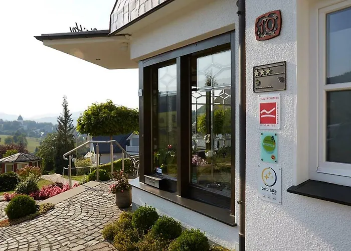 Und Schuette 施马伦贝格