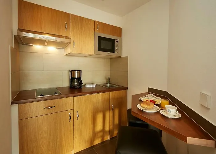 Und Schuette 施马伦贝格